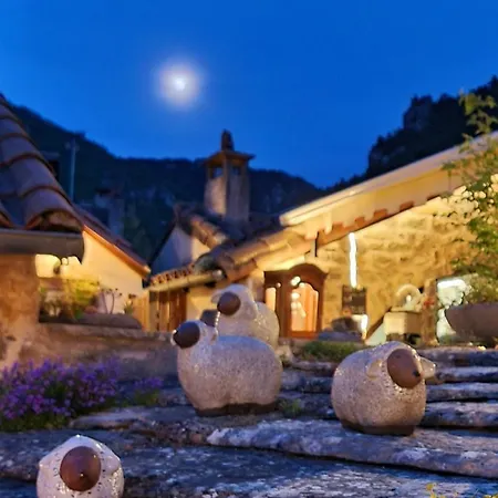 Bed & Breakfast La Grange Templiere 2018 *