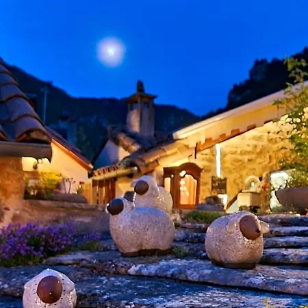 Oda ve Kahvaltı La Grange Templiere 2018